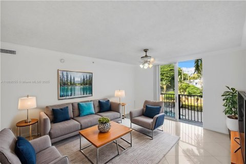 Copropriété à louer à Hollywood, Floride: 3 chambres, 118.64 m2 № 1923777 - photo 7