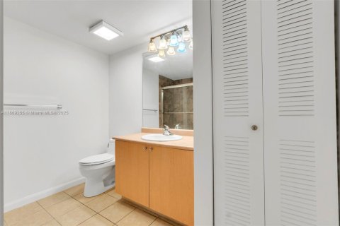 Copropriété à louer à Hollywood, Floride: 3 chambres, 118.64 m2 № 1923777 - photo 21