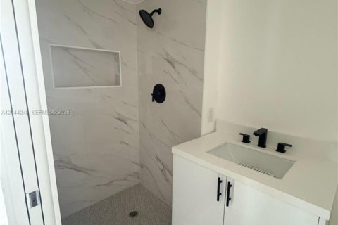 Condominio en venta en Aventura, Florida, 2 dormitorios, 126.44 m2 № 2178317 - foto 10
