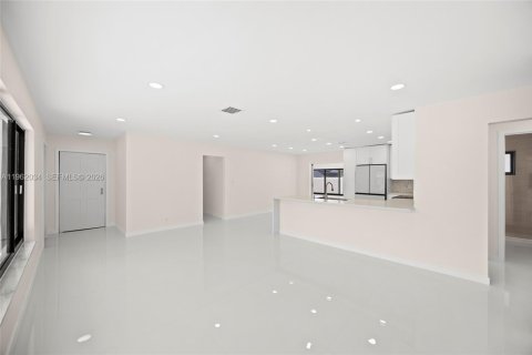 House in Pompano Beach, Florida 3 bedrooms № 2030258 - photo 8