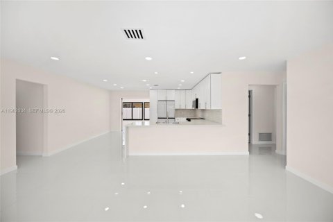 House in Pompano Beach, Florida 3 bedrooms № 2030258 - photo 9