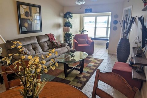 Condo in Lake Placid, Florida, 2 bedrooms  № 1587449 - photo 6
