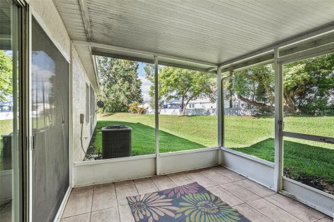 House in Zephyrhills, Florida 2 bedrooms, 109.62 sq.m. № 1745141 - photo 19