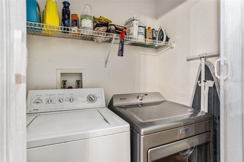 Купить виллу или дом в Зеферхиллс-Норт, Флорида 4 комнаты, 109.62м2, № 1745141 - фото 14