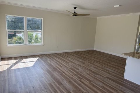 Casa en venta en Weeki Wachee, Florida, 2 dormitorios, 124.86 m2 № 2381056 - foto 13