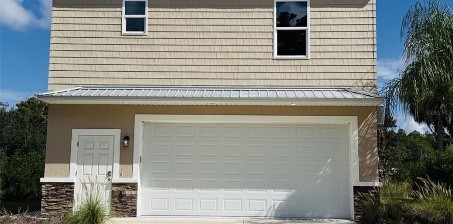 Casa en Weeki Wachee, Florida 2 dormitorios, 124.86 m2 № 2381056