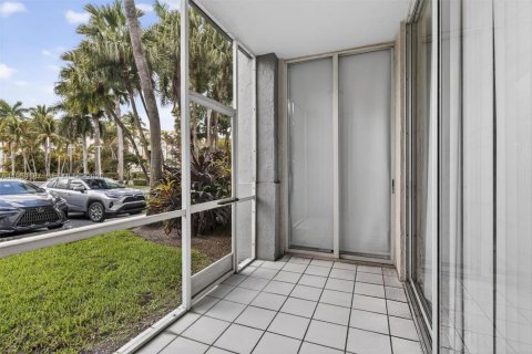 Снять в аренду кондоминиум в Дорал, Флорида 2 спальни, 104.98м2, № 2080607 - фото 16