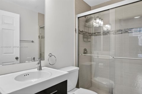 Снять в аренду кондоминиум в Дорал, Флорида 2 спальни, 104.98м2, № 2080607 - фото 12