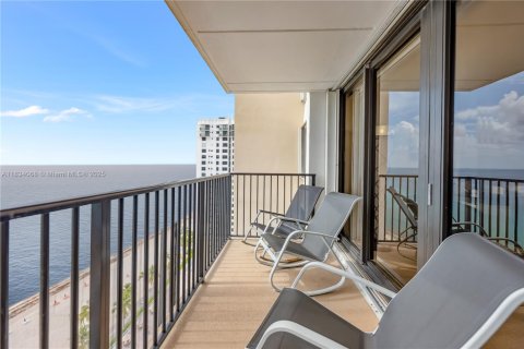 Copropriété à louer à Hollywood, Floride: 1 chambre, 91.04 m2 № 1890560 - photo 14