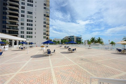 Copropriété à louer à Hollywood, Floride: 1 chambre, 91.04 m2 № 1890560 - photo 20