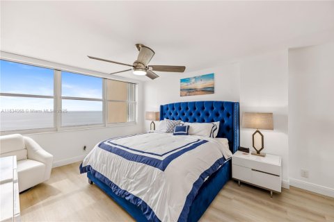 Copropriété à louer à Hollywood, Floride: 1 chambre, 91.04 m2 № 1890560 - photo 10
