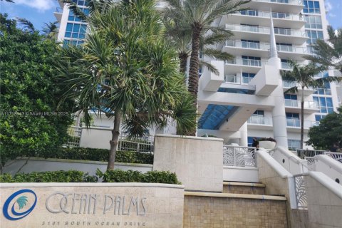 Condominio en alquiler en Hollywood, Florida, 3 dormitorios, 196.49 m2 № 1959339 - foto 2