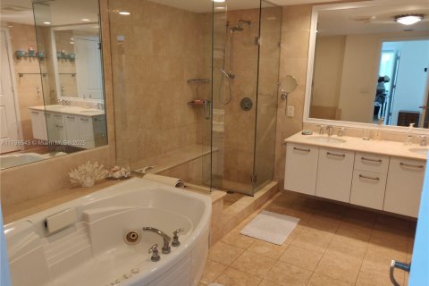 Condominio en alquiler en Hollywood, Florida, 3 dormitorios, 196.49 m2 № 1959339 - foto 25