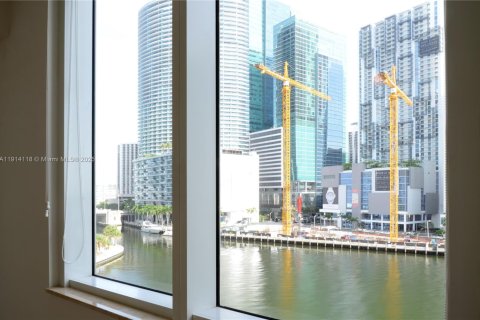 Condominio en alquiler en Miami, Florida, 2 dormitorios, 139.82 m2 № 2015980 - foto 8