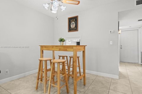 Condominio en venta en Hollywood, Florida, 1 dormitorio, 67.82 m2 № 1945641 - foto 14