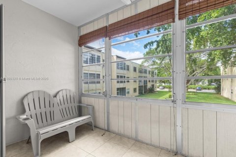 Condominio en venta en Hollywood, Florida, 1 dormitorio, 67.82 m2 № 1945641 - foto 23