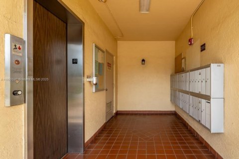 Condominio en venta en Hollywood, Florida, 1 dormitorio, 67.82 m2 № 1945641 - foto 26
