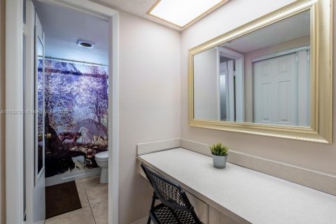 Condominio en venta en Hollywood, Florida, 1 dormitorio, 67.82 m2 № 1945641 - foto 19