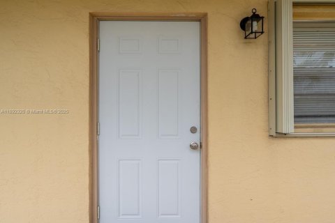 Condominio en venta en Hollywood, Florida, 1 dormitorio, 67.82 m2 № 1945641 - foto 30