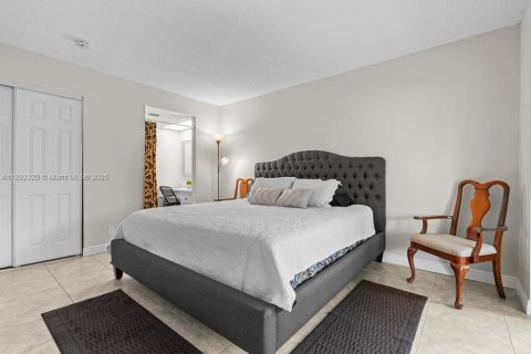 Condominio en venta en Hollywood, Florida, 1 dormitorio, 67.82 m2 № 1945641 - foto 15