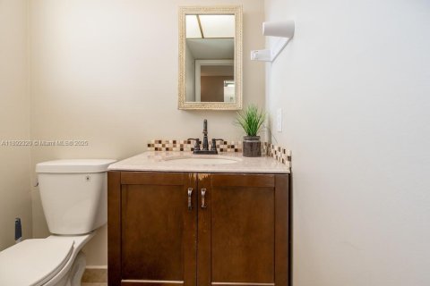 Condominio en venta en Hollywood, Florida, 1 dormitorio, 67.82 m2 № 1945641 - foto 10