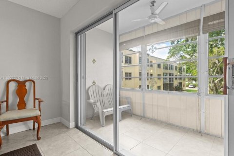 Condominio en venta en Hollywood, Florida, 1 dormitorio, 67.82 m2 № 1945641 - foto 22
