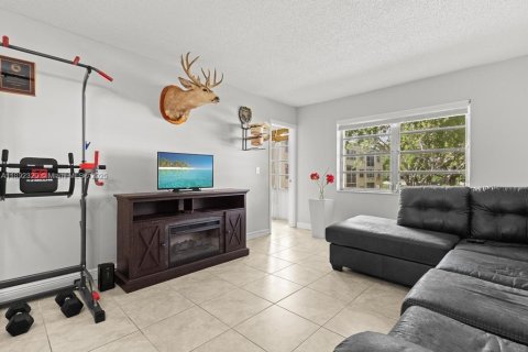 Condominio en venta en Hollywood, Florida, 1 dormitorio, 67.82 m2 № 1945641 - foto 12
