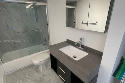 Condominio en alquiler en Miami Beach, Florida, 2 dormitorios, 100.98 m2 № 2044593 - foto 11