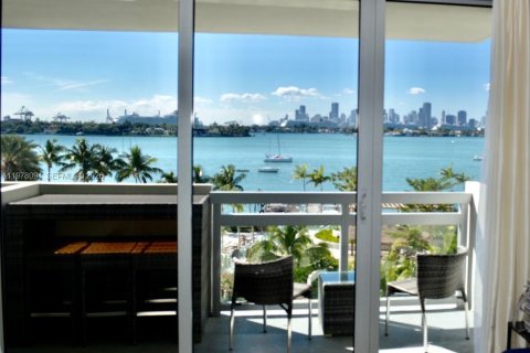 Condominio en alquiler en Miami Beach, Florida, 2 dormitorios, 100.98 m2 № 2044593 - foto 4