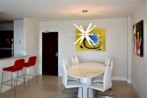 Condominio en alquiler en Miami Beach, Florida, 2 dormitorios, 100.98 m2 № 2044593 - foto 6