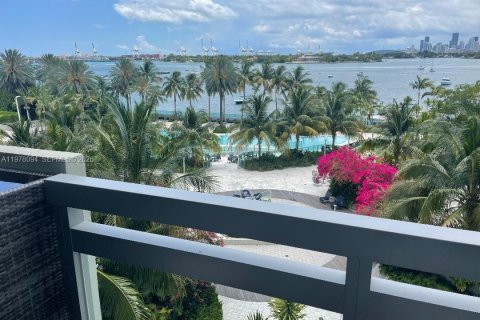 Condominio en alquiler en Miami Beach, Florida, 2 dormitorios, 100.98 m2 № 2044593 - foto 2