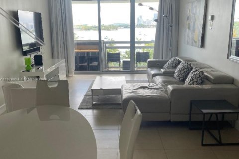 Condominio en alquiler en Miami Beach, Florida, 2 dormitorios, 100.98 m2 № 2044593 - foto 5
