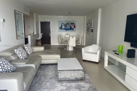 Condominio en alquiler en Miami Beach, Florida, 2 dormitorios, 100.98 m2 № 2044593 - foto 9