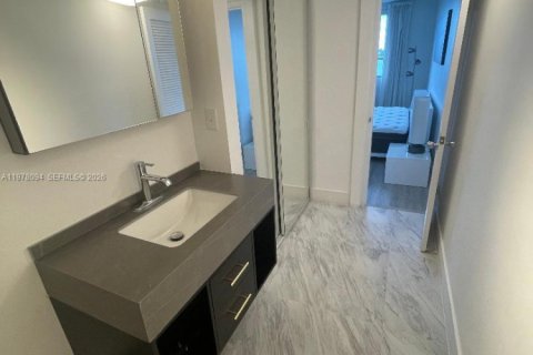 Condominio en alquiler en Miami Beach, Florida, 2 dormitorios, 100.98 m2 № 2044593 - foto 10