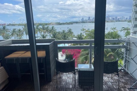 Condominio en alquiler en Miami Beach, Florida, 2 dormitorios, 100.98 m2 № 2044593 - foto 3