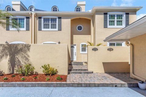 Touwnhouse à vendre à Clearwater, Floride: 2 chambres, 154.68 m2 № 1574107 - photo 1