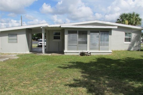 House in Port Charlotte, Florida 2 bedrooms, 75.44 sq.m. № 1856468 - photo 2