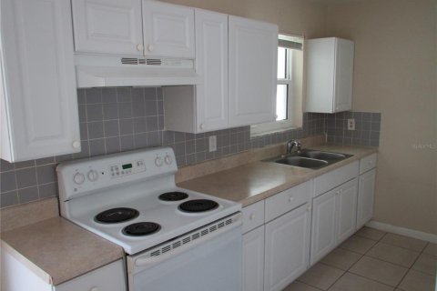 House in Port Charlotte, Florida 2 bedrooms, 75.44 sq.m. № 1856468 - photo 5