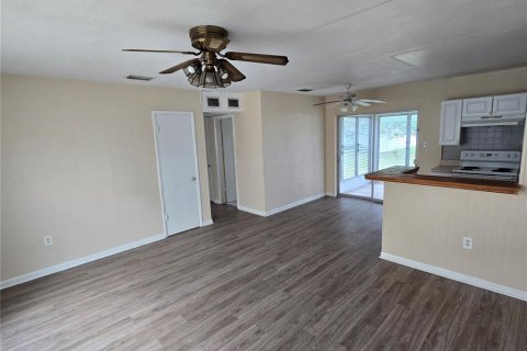 House in Port Charlotte, Florida 2 bedrooms, 75.44 sq.m. № 1856468 - photo 8