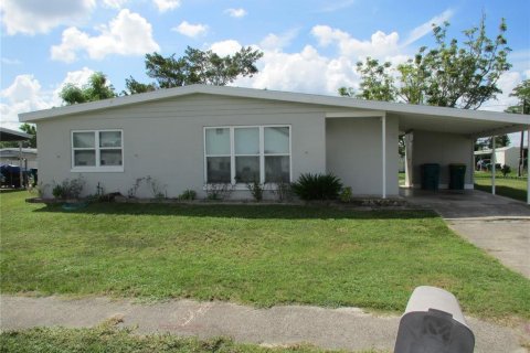 House in Port Charlotte, Florida 2 bedrooms, 75.44 sq.m. № 1856468 - photo 1