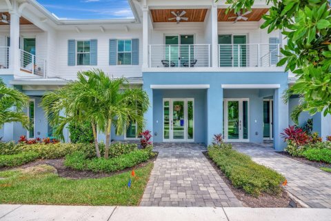 Townhouse in Stuart, Florida 3 bedrooms, 163.88 sq.m. № 2181152