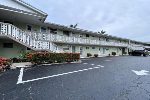 Condo in Deerfield Beach, Florida, 1 bedroom № 2173092