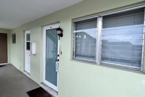 Condo in Deerfield Beach, Florida, 1 bedroom  № 2173092 - photo 5