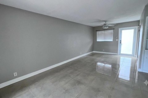 Condo in Deerfield Beach, Florida, 1 bedroom  № 2173092 - photo 2