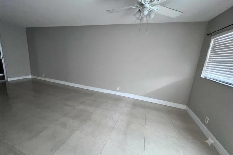 Condo in Deerfield Beach, Florida, 1 bedroom  № 2173092 - photo 9