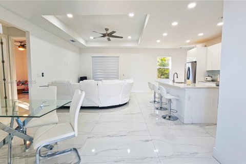 Villa ou maison à vendre à Lehigh Acres, Floride: 3 chambres № 1985227 - photo 6