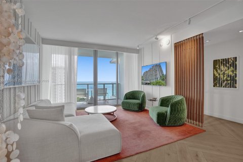 Copropriété à vendre à Miami Beach, Floride: 2 chambres, 95.32 m2 № 1958928 - photo 1