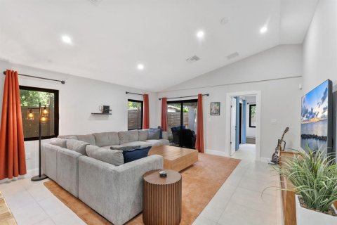 Villa ou maison à vendre à West Palm Beach, Floride: 4 chambres, 167.87 m2 № 2409564 - photo 5