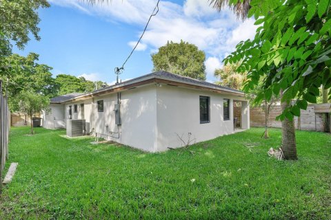 Villa ou maison à vendre à West Palm Beach, Floride: 4 chambres, 167.87 m2 № 2409564 - photo 27