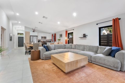 Villa ou maison à vendre à West Palm Beach, Floride: 4 chambres, 167.87 m2 № 2409564 - photo 4